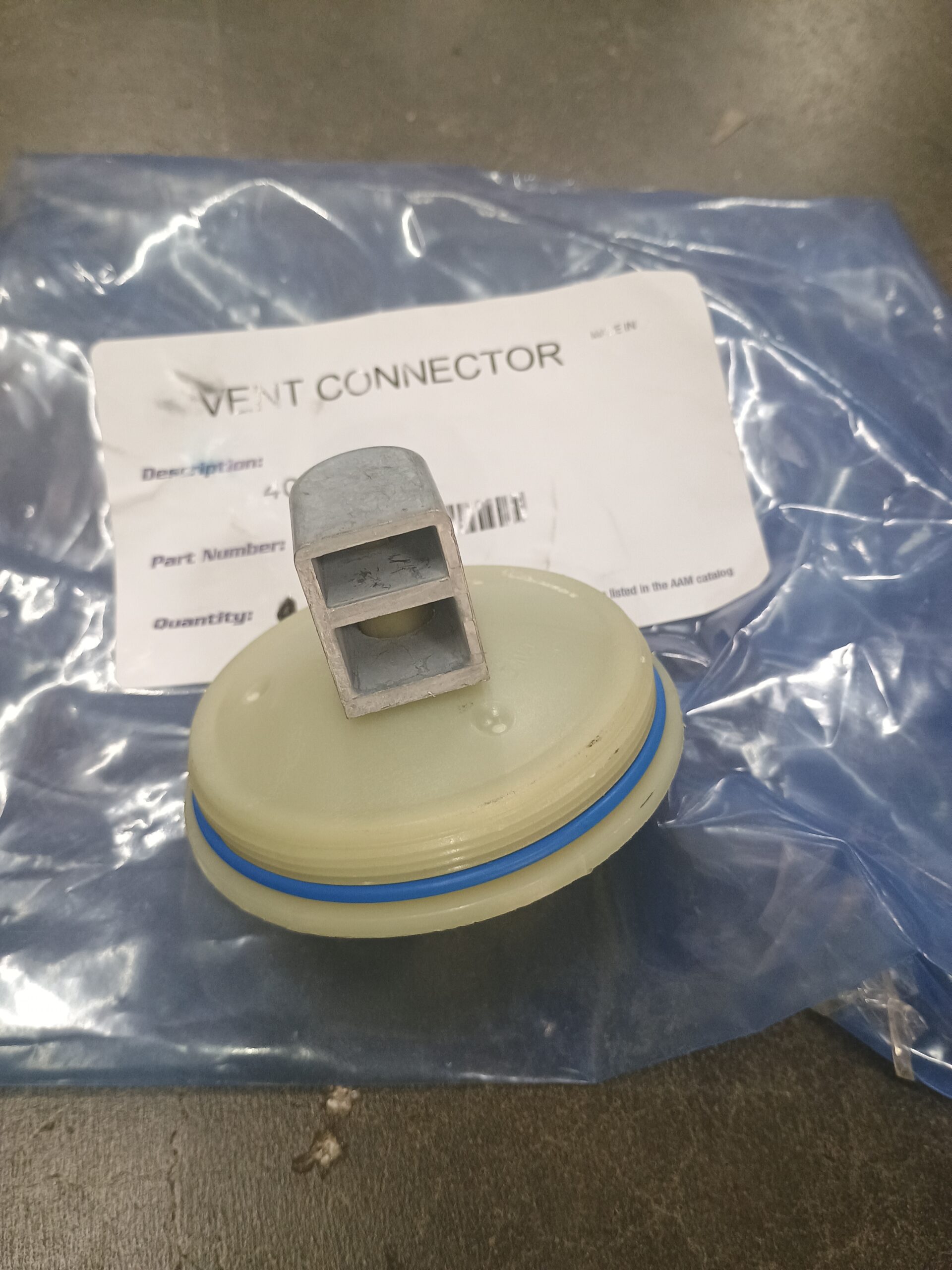 1988-2010 GM 1500 2500 3500 8.25IFS 9.25IFS 4X4 Front Differential Plastic Screw-in Vent 1988-2010 - Image 3