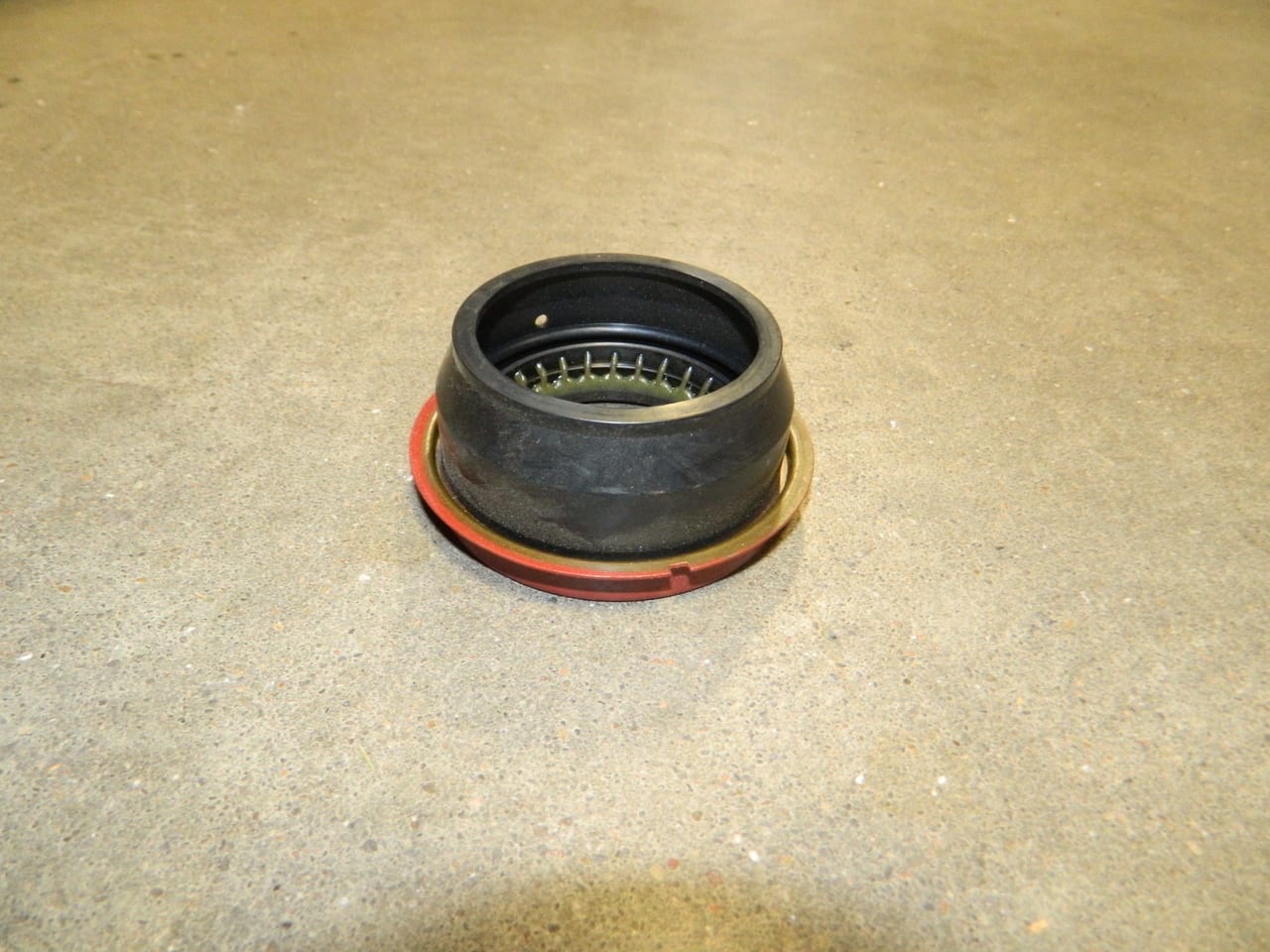 261 263 XHD Booted Rear Seal Transfer Case GM Dodge NV4500 NV5600