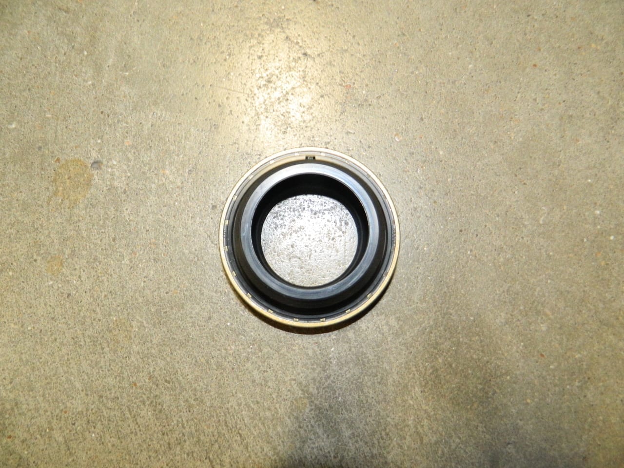 Transfer Case Rear Seal 233 241 246 261 263 GM Chevy Dodge 231 Booted ...