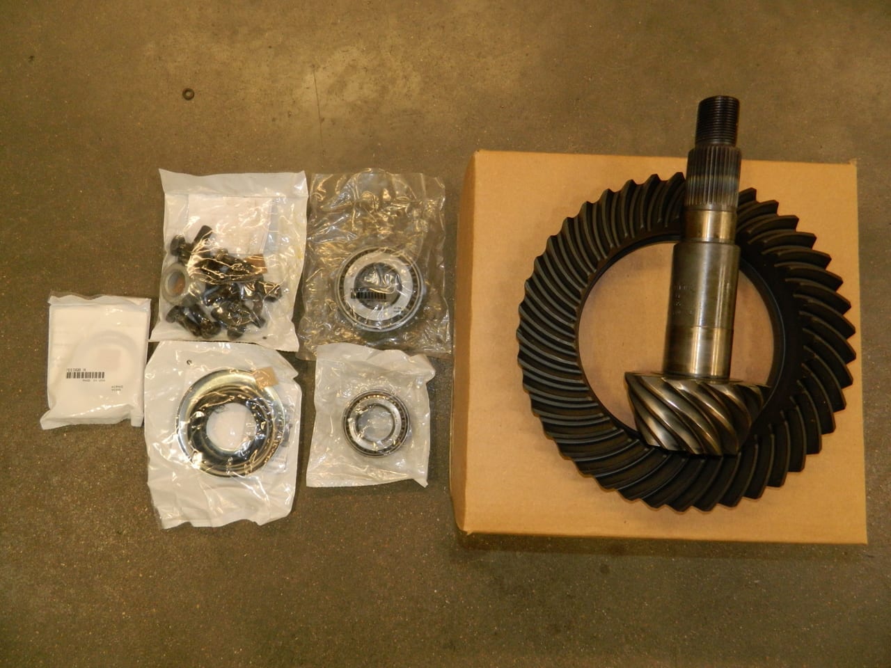 Dana 80 Ford 3:73 Ring Gear & Pinion Kit Set Thin fits 4:10 and Down Differential Carrier